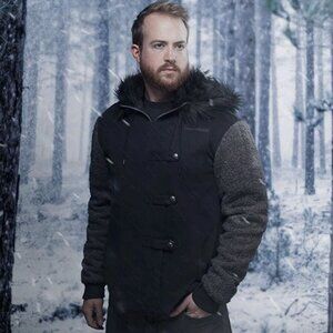 Limited Edition: Game of Thrones Jon Snow Fur-Lined Hoodie – Black & Gray (XL)